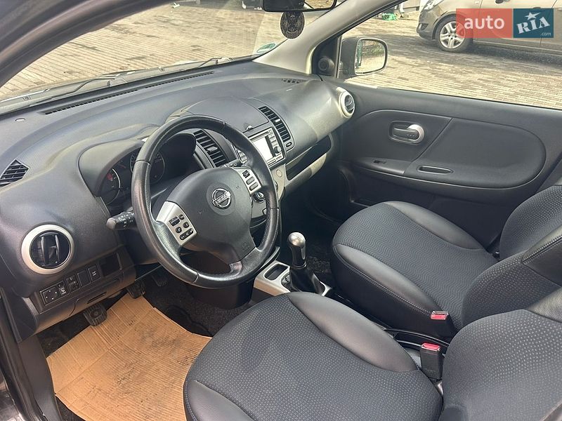 Хэтчбек Nissan Note 2012 в Киверцах