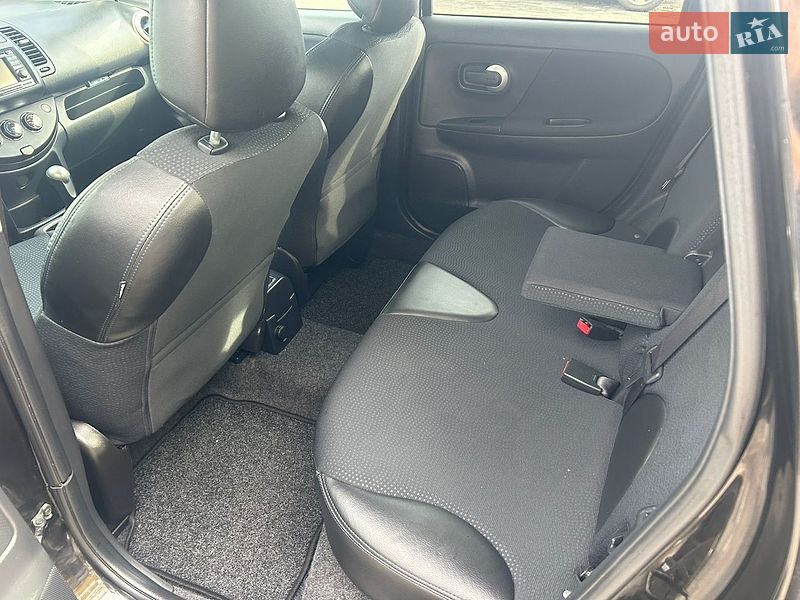 Хэтчбек Nissan Note 2012 в Киверцах