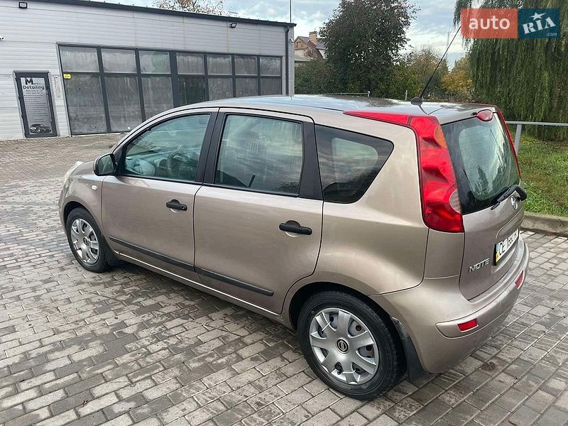 Хетчбек Nissan Note 2008 в Чернівцях
