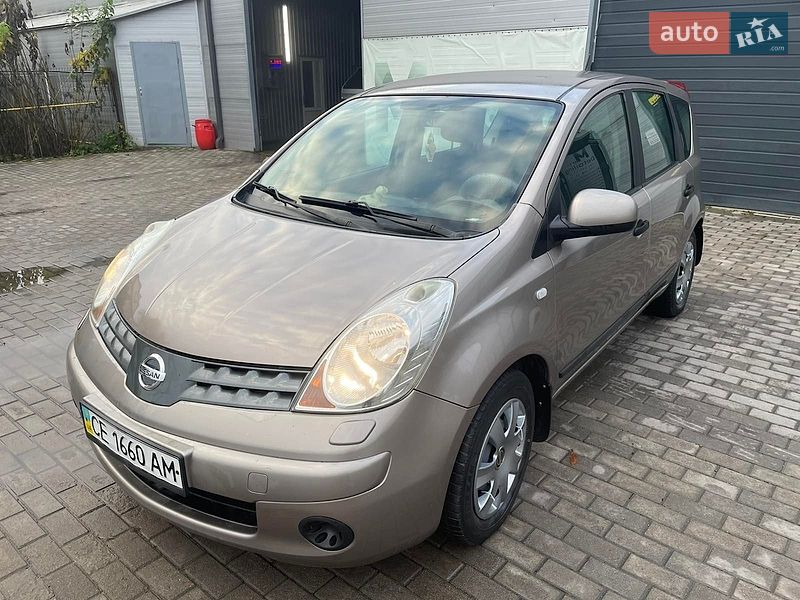 Хетчбек Nissan Note 2008 в Чернівцях