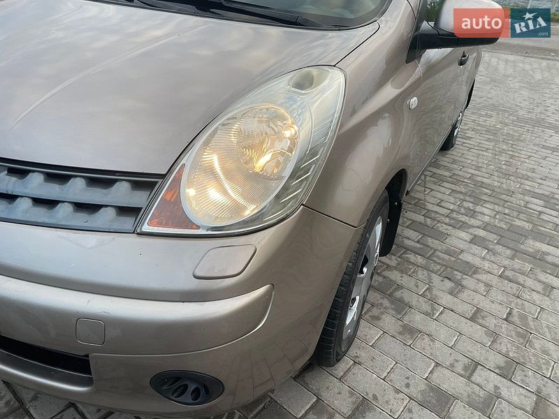 Хетчбек Nissan Note 2008 в Чернівцях