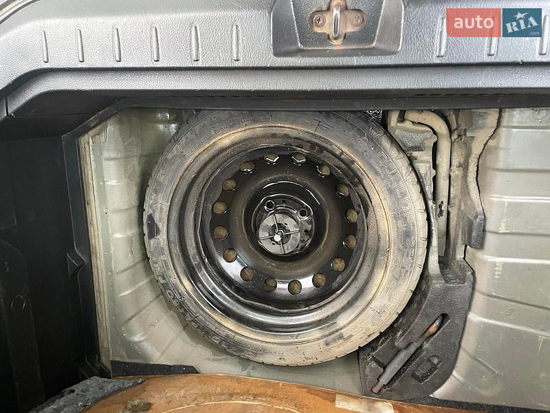 Хетчбек Nissan Note 2008 в Чернівцях
