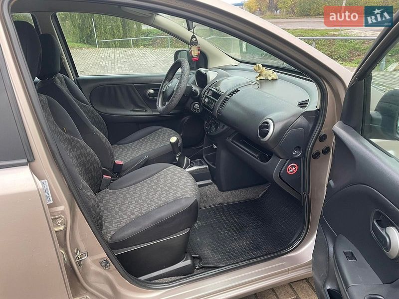 Хетчбек Nissan Note 2008 в Чернівцях