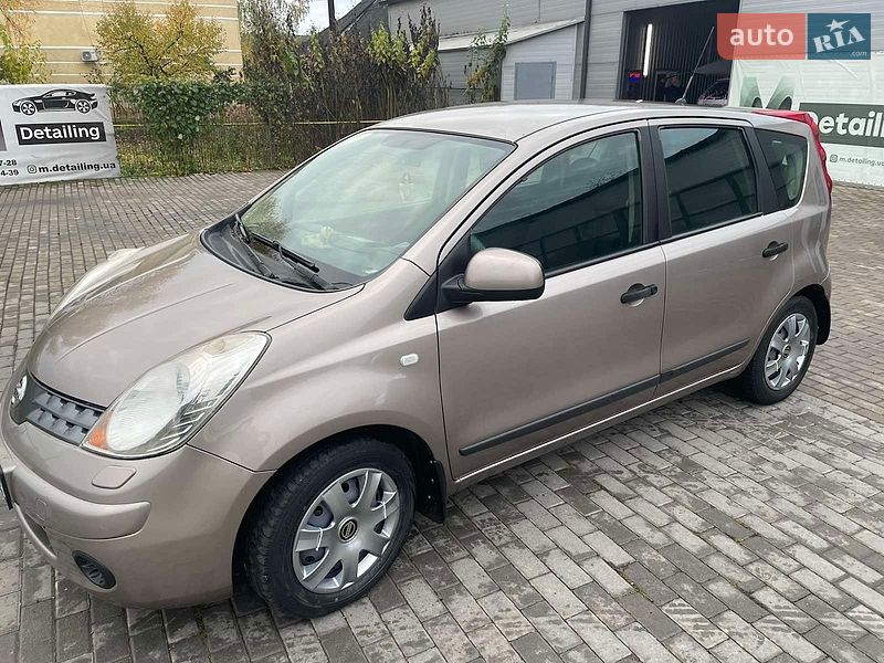 Хетчбек Nissan Note 2008 в Чернівцях