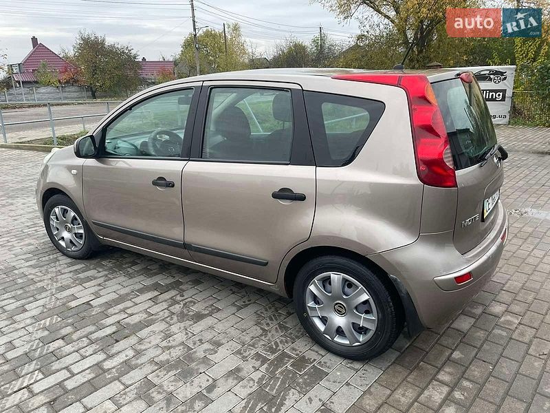 Хетчбек Nissan Note 2008 в Чернівцях