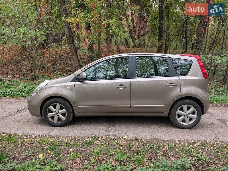 Хэтчбек Nissan Note 2007 в Киеве