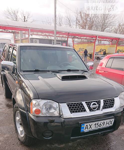 Позашляховик / Кросовер Nissan NP300 2010 в Харкові