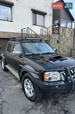 Пикап Nissan NP300 2013 в 