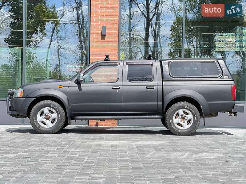 Пікап Nissan NP300 2011 в Києві