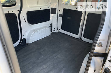 Вантажопасажирський фургон Nissan NV200 2015 в 