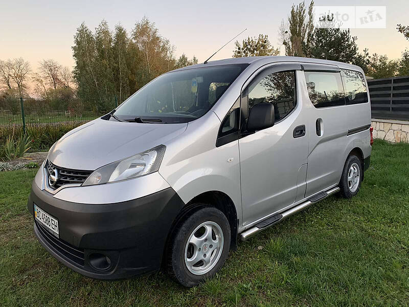 Бампер Купить Ниссан Нв 200