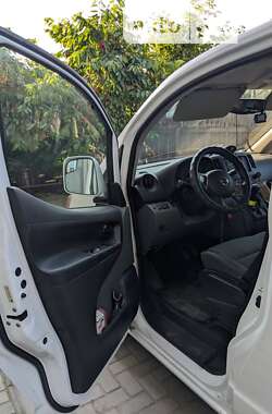 Грузовой фургон Nissan NV200 2014 в Киеве