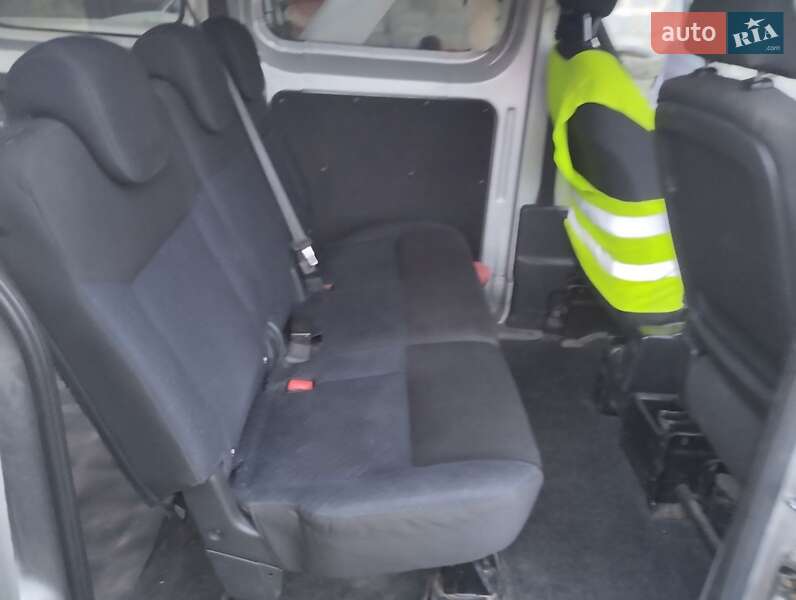 Мінівен Nissan NV200 2015 в Яворові