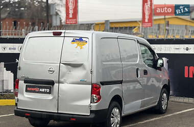 Вантажний фургон Nissan NV200 2010 в Києві