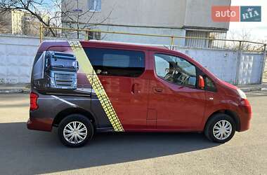 Минивэн Nissan NV200 2012 в 