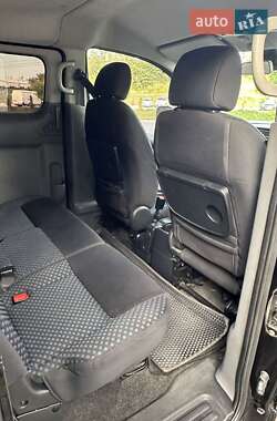 Мінівен Nissan NV200 2012 в 