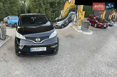 Мінівен Nissan NV200 2012 в 