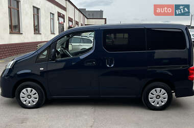 Минивэн Nissan NV200 2012 в 