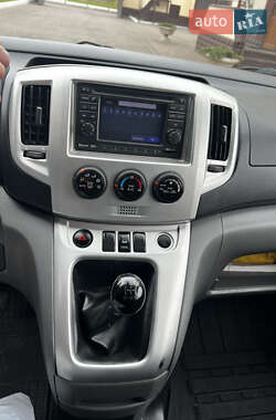 Минивэн Nissan NV200 2012 в 