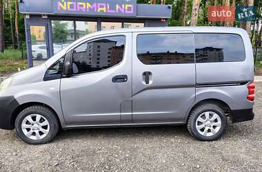 Мінівен Nissan NV200 2011 в 