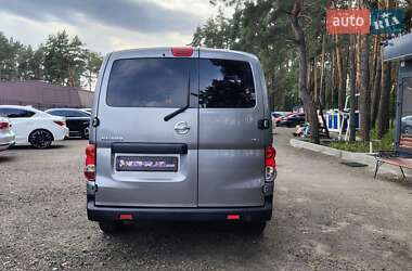 Мінівен Nissan NV200 2011 в 