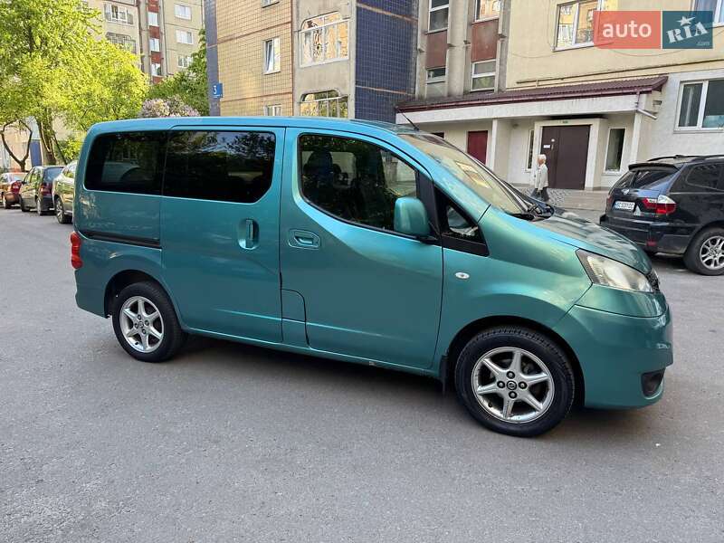 Мінівен Nissan NV200 2012 в Львові