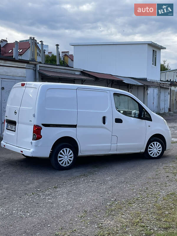 Грузовой фургон Nissan NV200 2016 в Львове