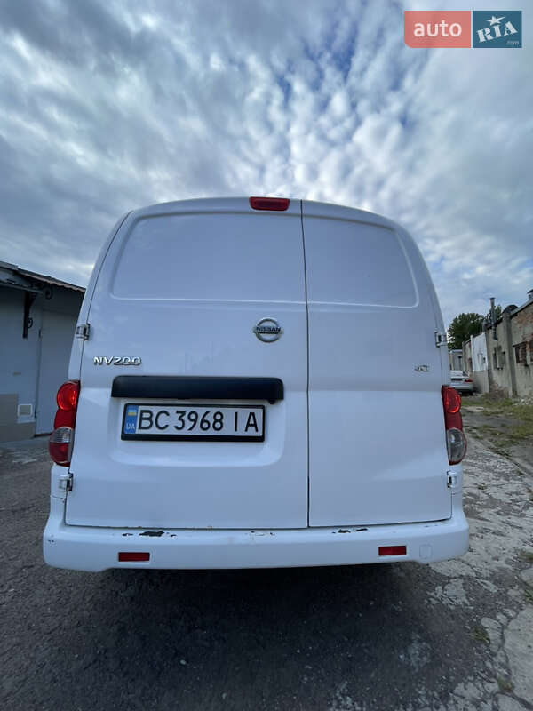 Грузовой фургон Nissan NV200 2016 в Львове