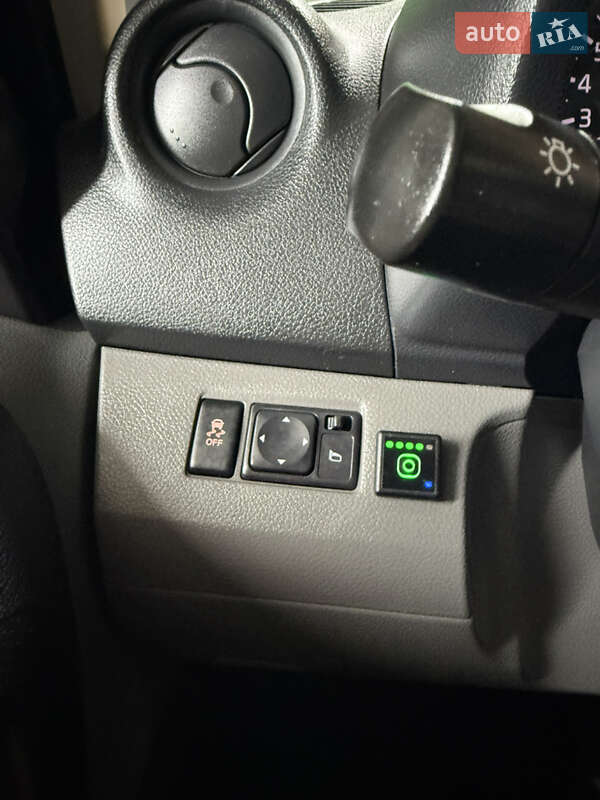 Вантажний фургон Nissan NV200 2017 в Києві