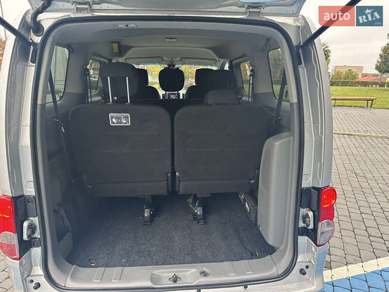 Мінівен Nissan NV200 2011 в Луцьку