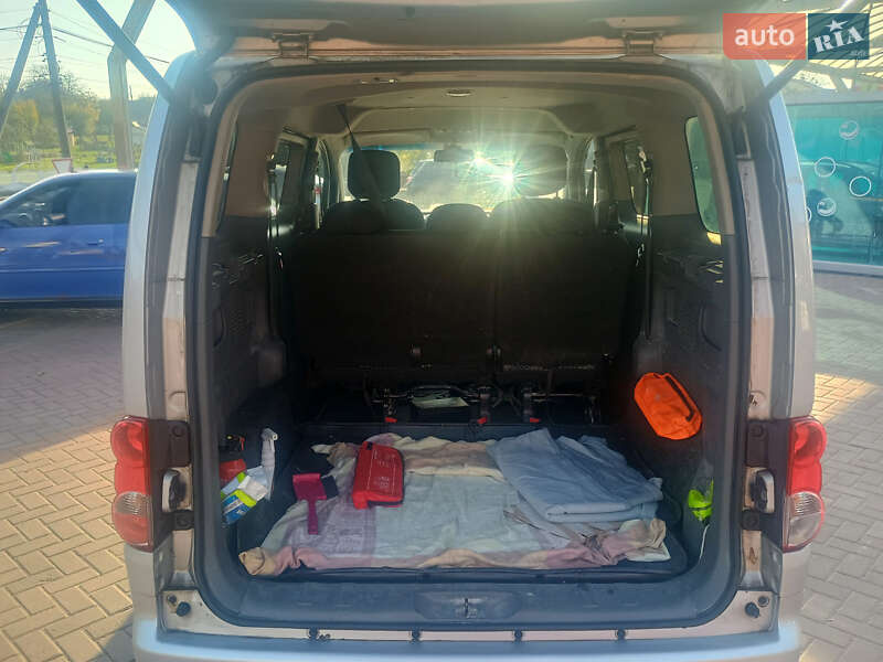 Минивэн Nissan NV200 2011 в Ровно фото 15 Минивэн Nissan NV200 2011 в Ровно
