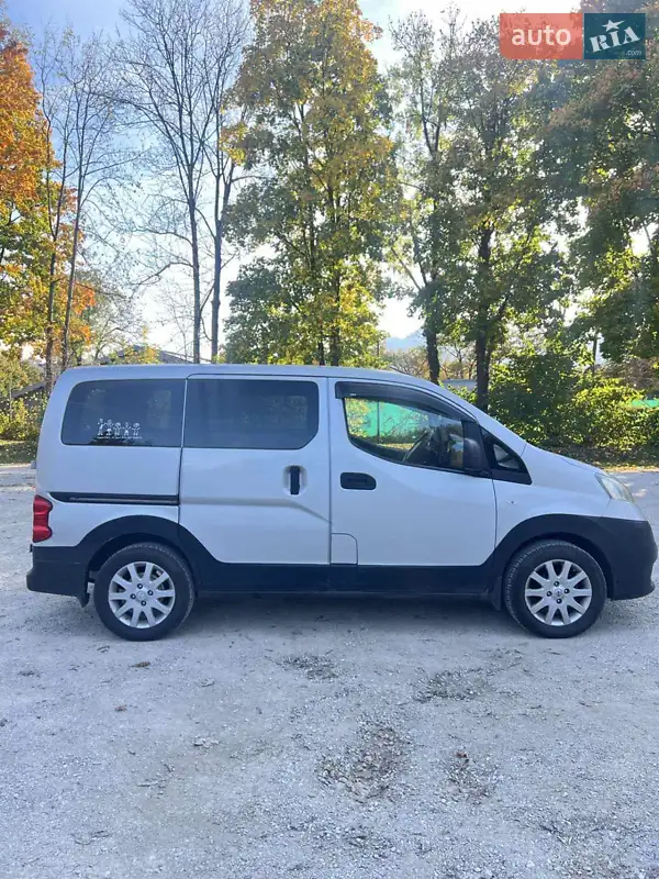 Nissan NV200