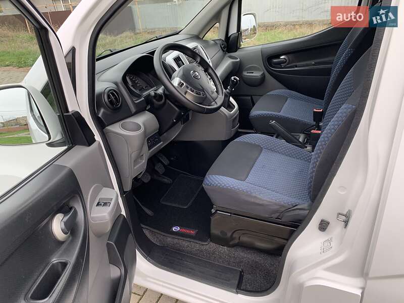 Мінівен Nissan NV200 2015 в Одесі