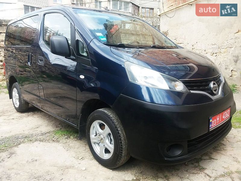 Nissan NV200 2012