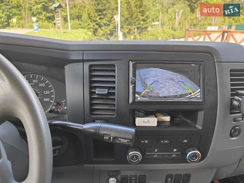 Грузовой фургон Nissan NV2500 2017 в Львове