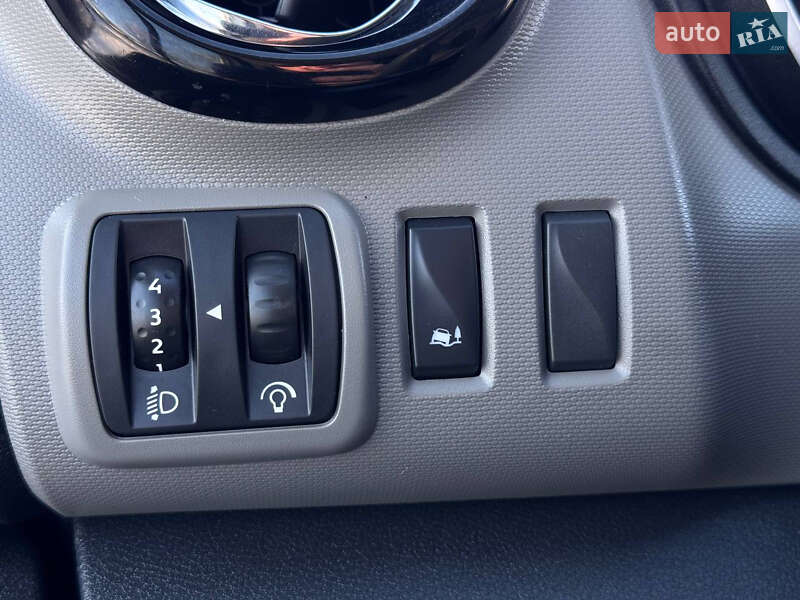 Вантажний фургон Nissan NV300 2019 в Умані фото 11 Вантажний фургон Nissan NV300 2019 в Умані