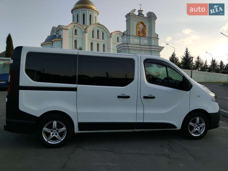 Мінівен Nissan NV300 2017 в Володимирі