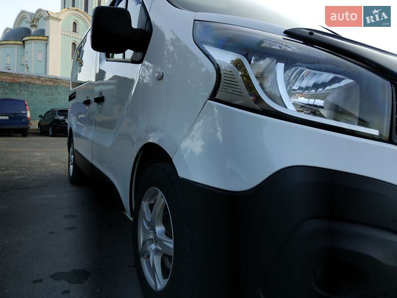 Мінівен Nissan NV300 2017 в Володимирі