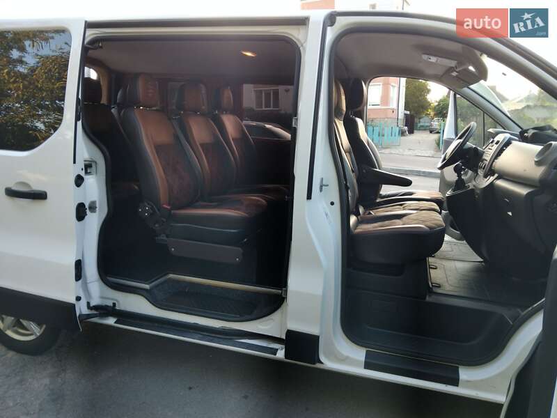 Мінівен Nissan NV300 2017 в Володимирі