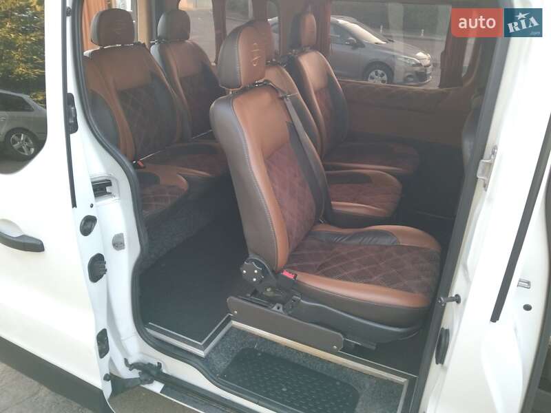 Мінівен Nissan NV300 2017 в Володимирі