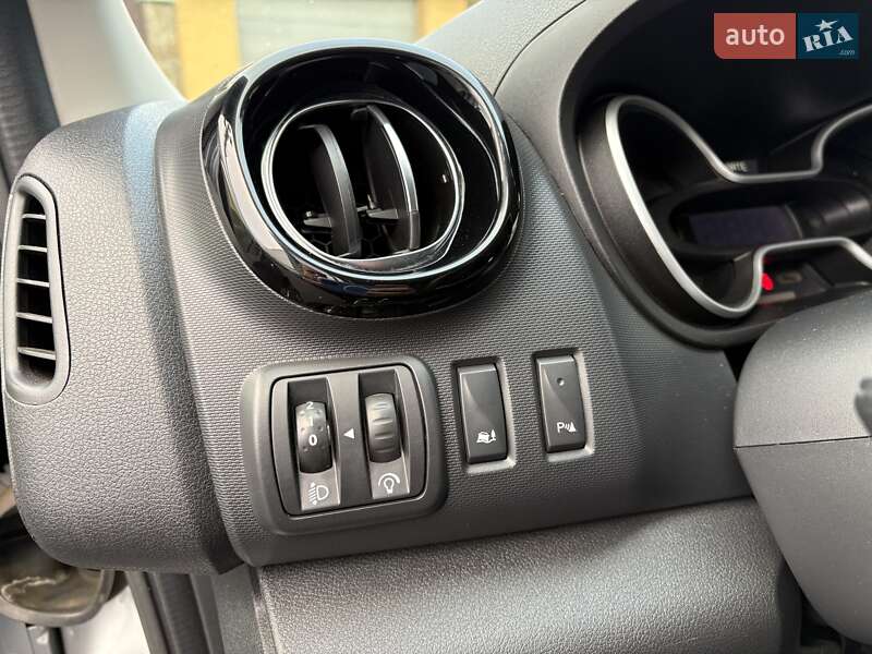 Мінівен Nissan NV300 2020 в Луцьку