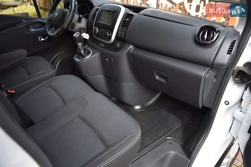 Вантажний фургон Nissan NV300 2021 в Львові