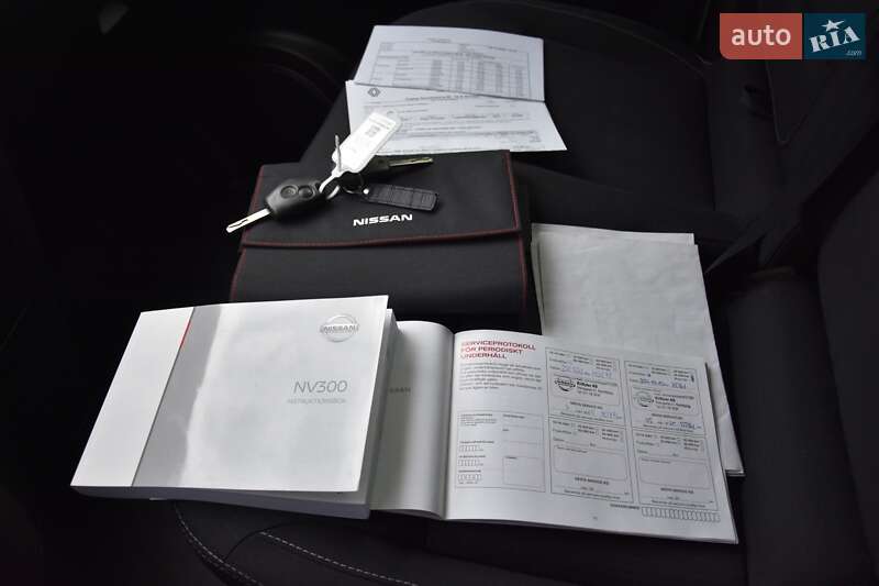 Вантажний фургон Nissan NV300 2021 в Львові