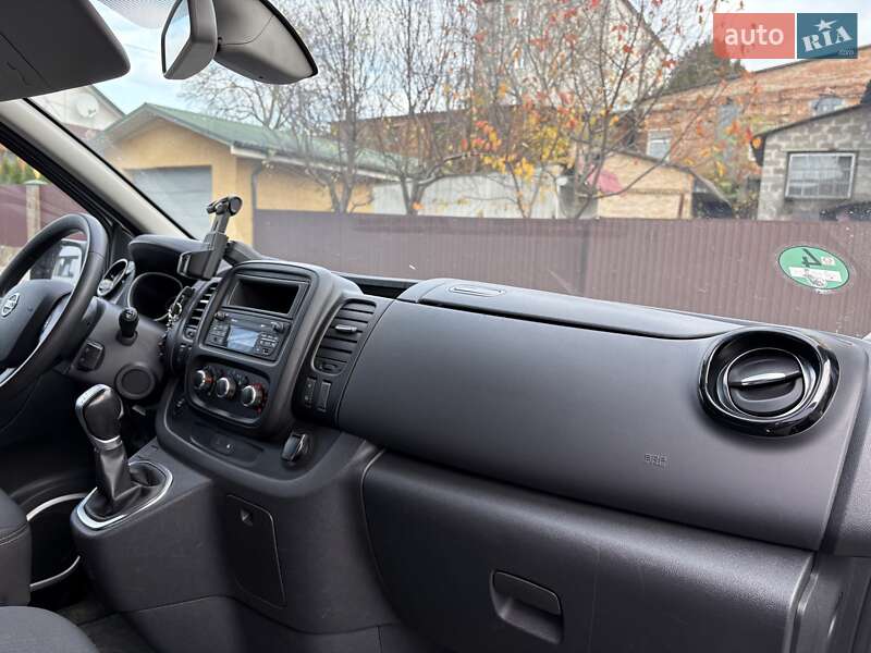 Минивэн Nissan NV300 2020 в Луцке фото 13 Минивэн Nissan NV300 2020 в Луцке