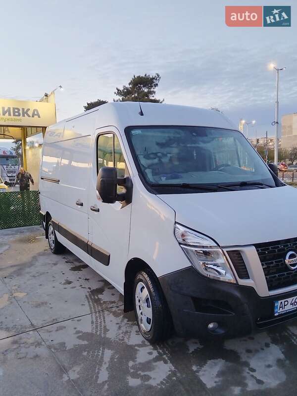 Nissan NV400 2017