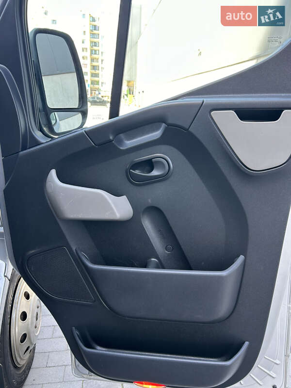 Туристический / Междугородний автобус Nissan NV400 2013 в Киеве