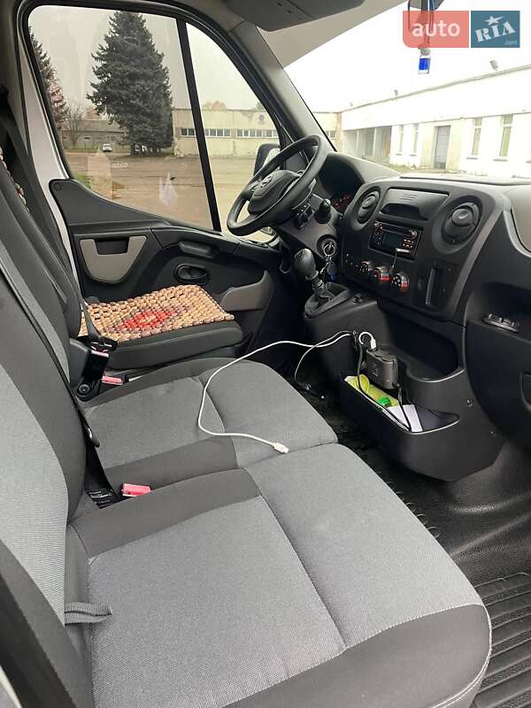 Грузовой фургон Nissan NV400 2017 в Луцке