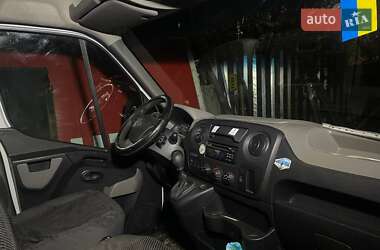 Грузовой фургон Nissan NV400 2017 в 