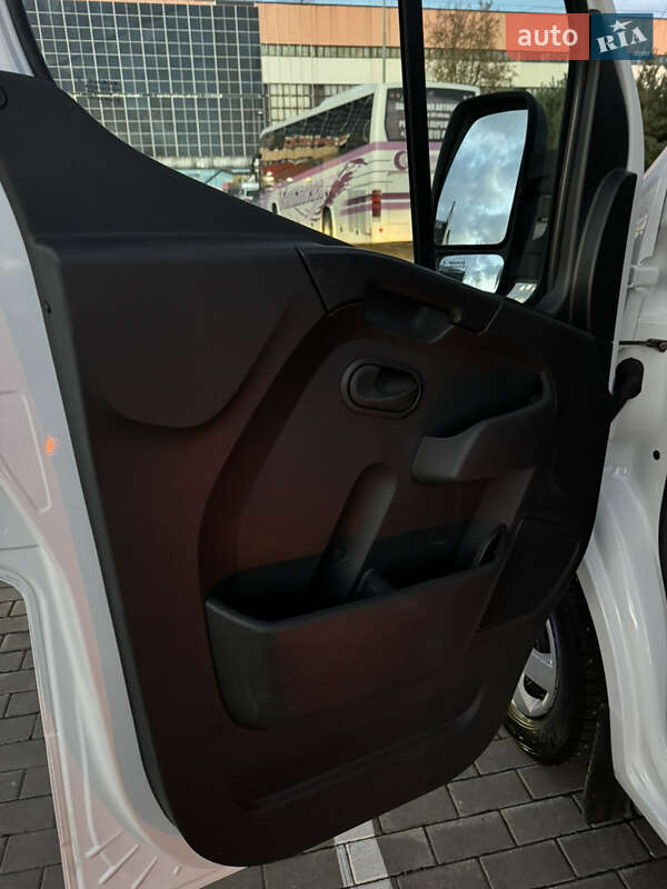 Вантажний фургон Nissan NV400 2020 в Луцьку