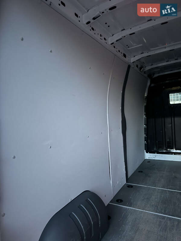 Вантажний фургон Nissan NV400 2020 в Луцьку